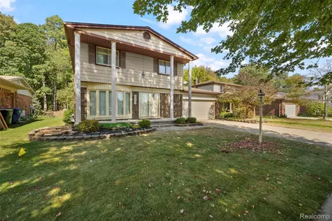 42990 Arlington Rd, Canton, MI 48187