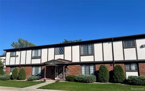 22843 Grove St #47, Saint Clair Shores, MI 48080