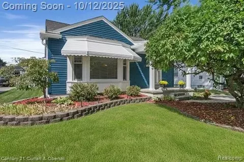 3152 Parker Dr, Royal Oak, MI 48073