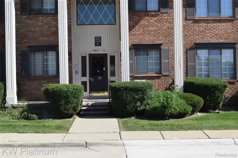 19809 N Ridgemont St #45, Saint Clair Shores, MI 48080
