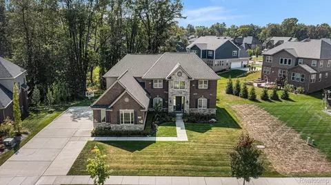 47541 Villa Terrace Ct, Novi, MI 48374
