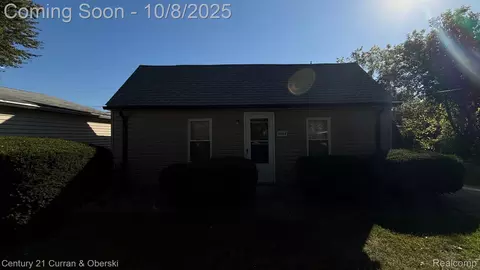 8244 Lenore St, Dearborn Heights, MI 48127