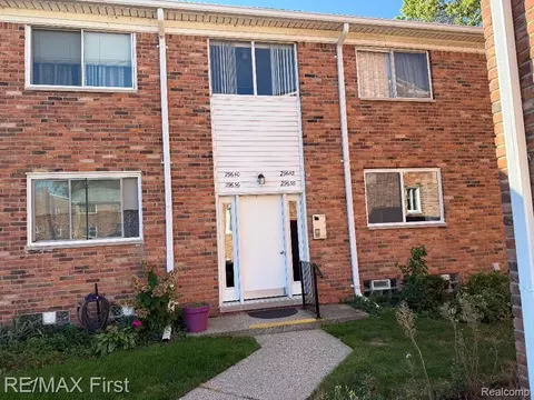 29638 Hoover Rd #638, Warren, MI 48093