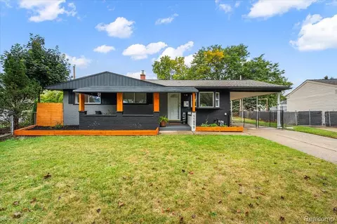 11898 Lewlund Dr, Sterling Heights, MI 48313