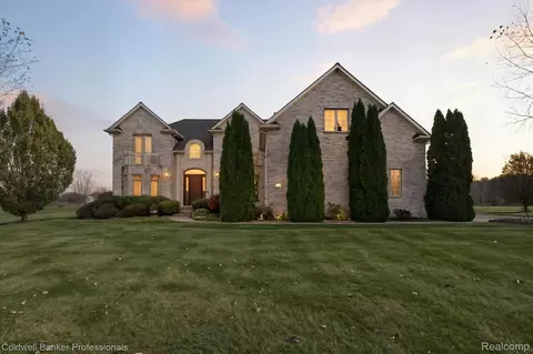 13065 White Oaks, Argentine, MI 48436