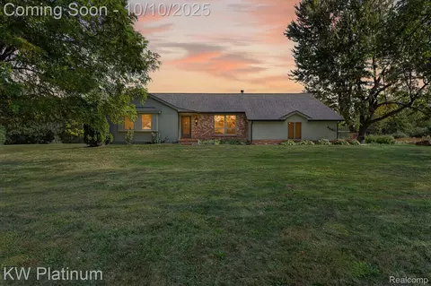 4663 Hessen Rd, Casco, MI 48064