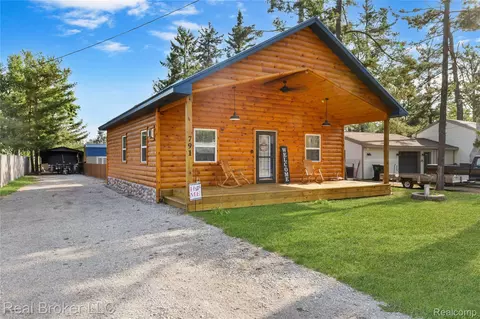 791 Lancewood St, Gaylord, MI 49735
