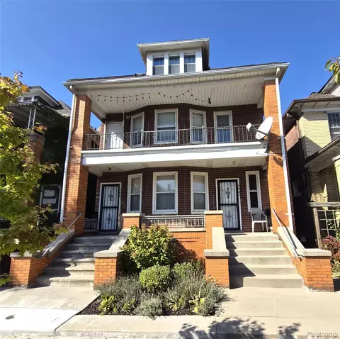 2643 Casmere St, Hamtramck, MI 48212