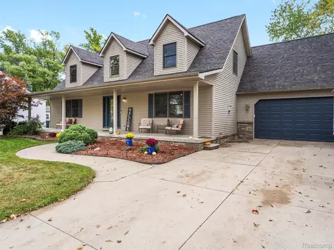 332 E Gates St, Romeo, MI 48065
