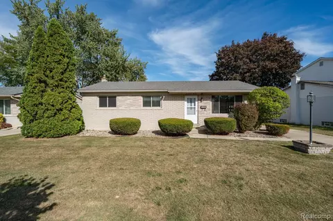 1714 Castleton Dr, Troy, MI 48083