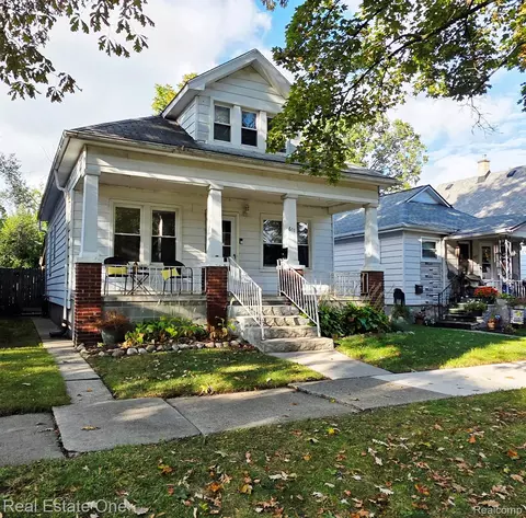 611 E Bernhard Ave, Hazel Park, MI 48030