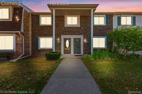 13470 Denver Cir E, Sterling Heights, MI 48312