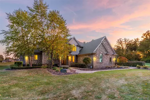 50 Golfside Dr, St. Clair, MI 48079