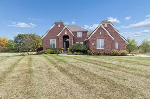 9888 Meadow View Ct, Northville, MI 48167
