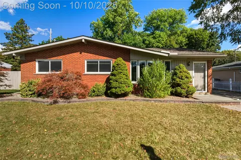 36356 Ann Arbor Trl, Livonia, MI 48150