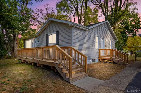 790 Cameron Ave, Pontiac, MI 48340