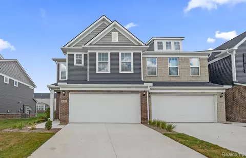 4082 Nottingham Cir, Villageofclarkstoncity_oakland, MI 48346