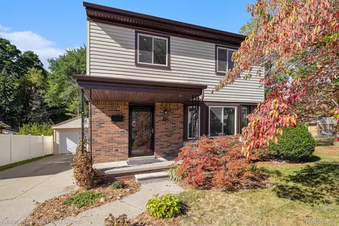 321 N Washington Ave, Clawson, MI 48017