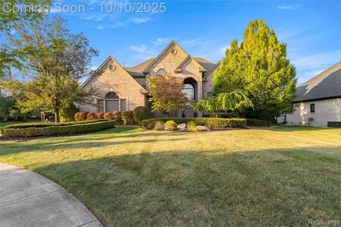 16895 Highland Ln, Northville, MI 48168