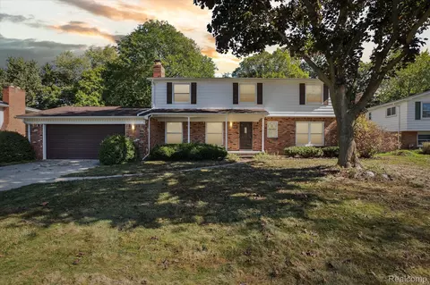 28868 Leamington Dr, Farmington, MI 48334