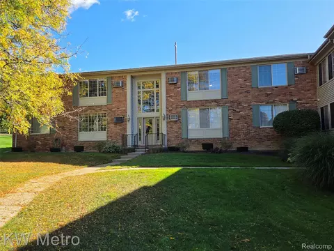 500 Romeo Rd #122, Rochester, MI 48307
