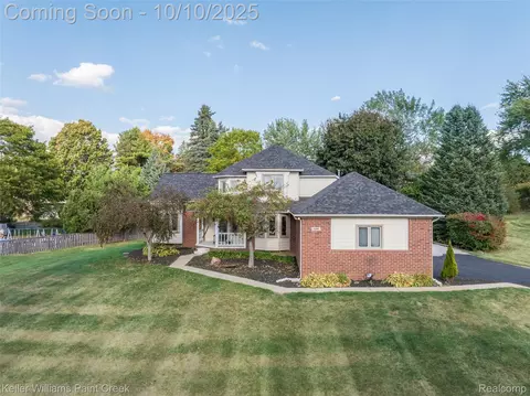 8148 Orchardview Dr, Washington, MI 48095