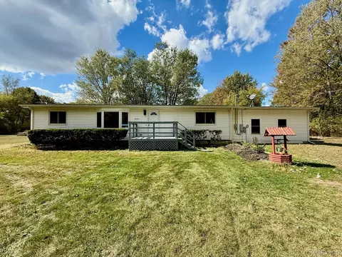 840 Laird St, Lake Orion, MI 48362