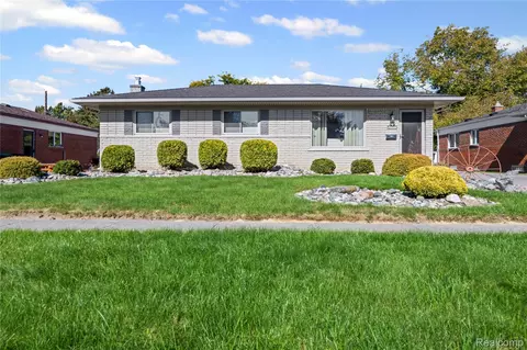 24664 Orchard St, Taylor, MI 48180