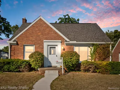 606 Catalpa Dr, Royal Oak, MI 48067