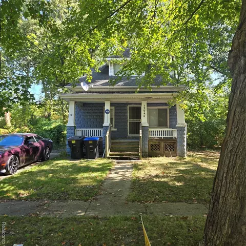 13940 Dolphin St, Detroit, MI 48223