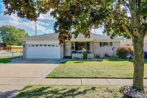 3922 Dwight Dr, Warren, MI 48092