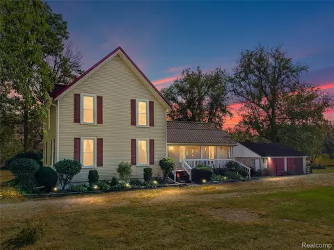 6480 Dryden Rd, Almont, MI 48003