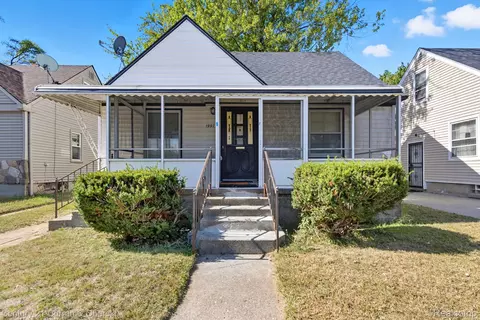19977 Santa Barbara Dr, Detroit, MI 48221