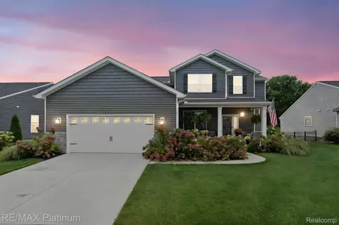 3224 Waverly Woods Ln, Oceola, MI 48843