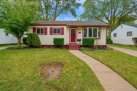 3308 Toepfer Rd, Warren, MI 48091