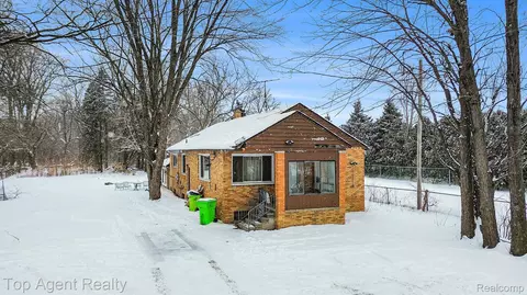 45945 N Gratiot Ave, Macomb, MI 48042