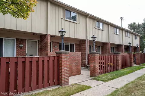 319 W Lincoln Ave, Royal Oak, MI 48067