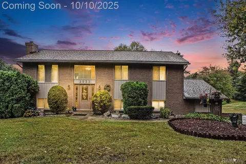 2933 Bullard Rd, Hartland, MI 48353