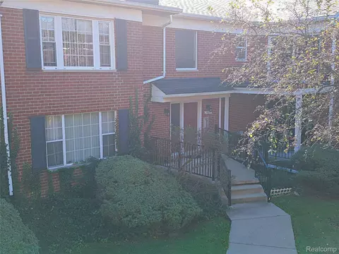 27654 Echo Valley E St #232, Farmington Hills, MI 48334