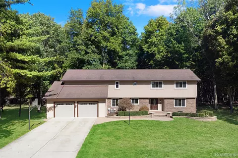 8830 Voigt Ave, Grosse Ile, MI 48138