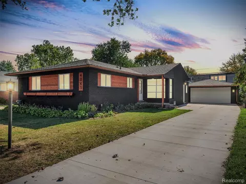 4041 Yorba Linda Blvd, Royal Oak, MI 48073