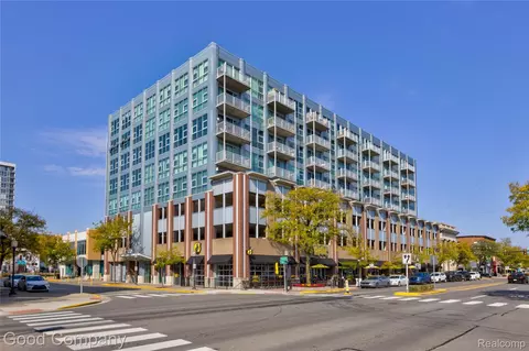 100 W 5th St #604, Royal Oak, MI 48067