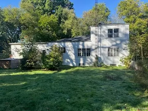  454 E Atherton Rd, Flint, MI 48507 photo 2