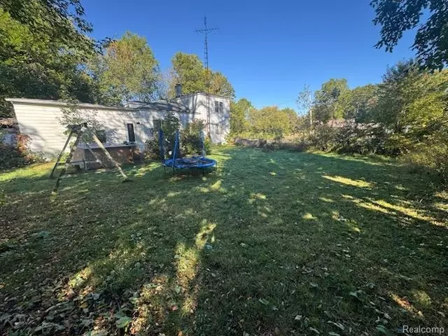  454 E Atherton Rd, Flint, MI 48507 photo 4