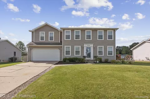 1176 Summerset Dr, Grand Blanc, MI 48439