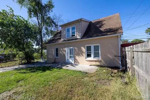 6015 Mayburn St W, Dearborn Heights, MI 48127