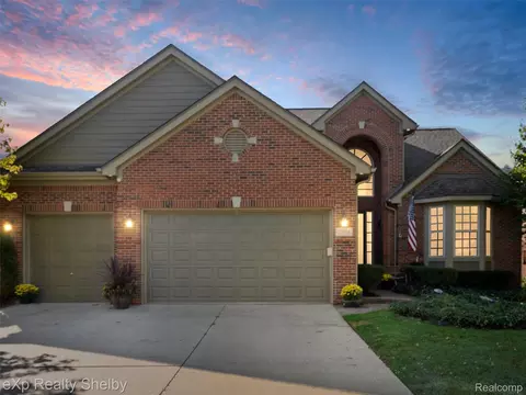 17814 Merganser, Clinton Township, MI 48038