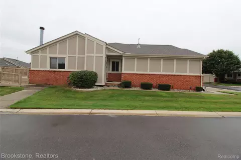 42266 Brookview Ln #1, Clinton Township, MI 48038