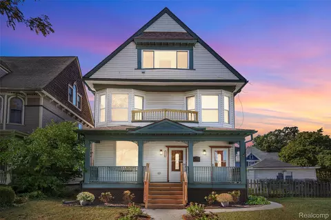 2116 Biddle Ave, Wyandotte, MI 48192