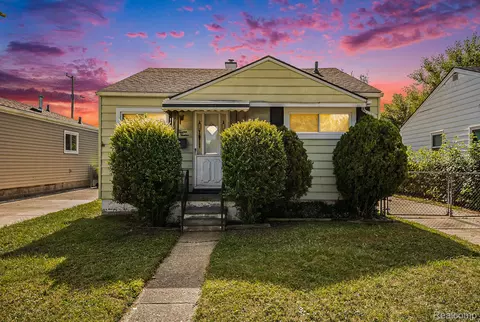 1212 E Rowland Ave, Madison Heights, MI 48071